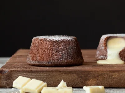 SOUFFLÈ AL CIOCCO. E CIOCCO. BIANCO